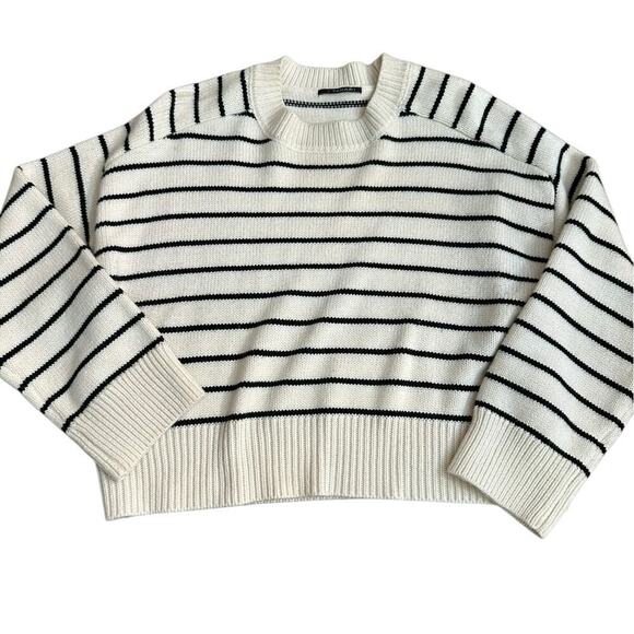 T Tahari Women's Cream Black Saddle Stripe Print Long Sleeve Sweater Size Medium